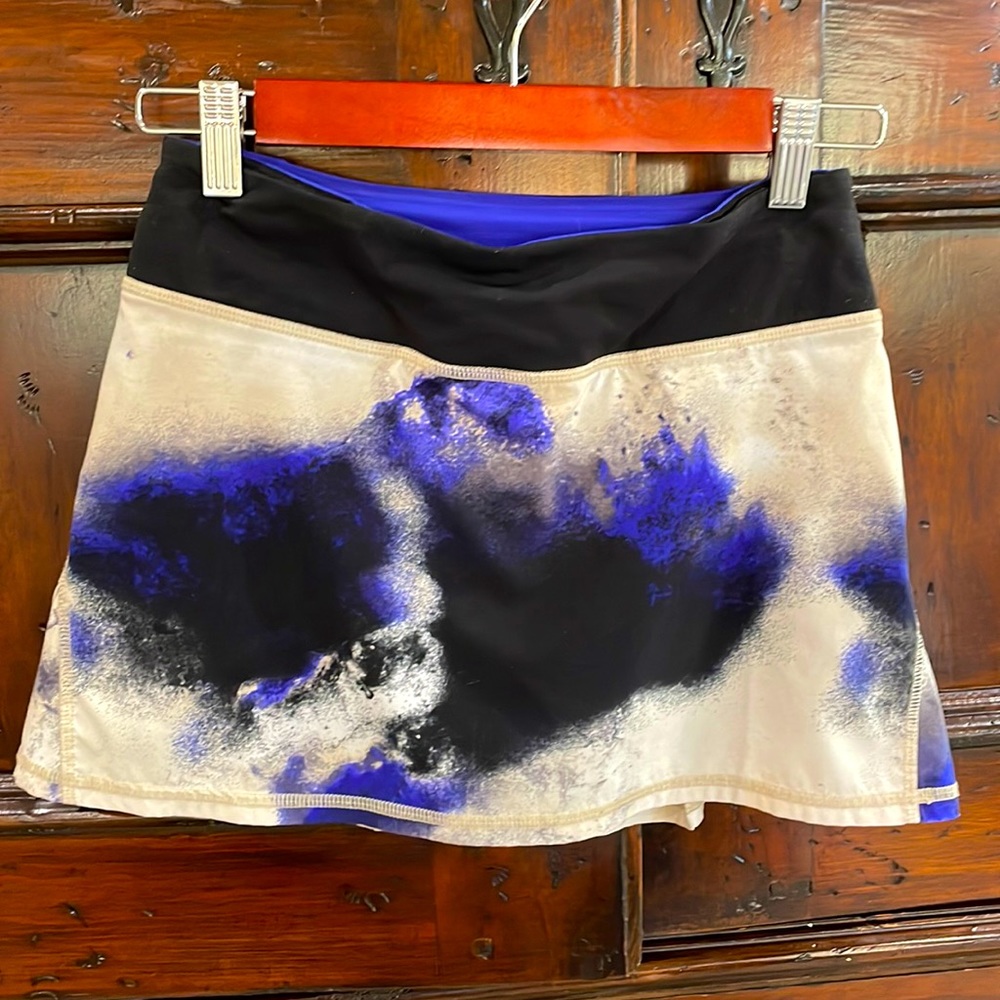 Lululemon Milky Way multi print run pace setter skirt size 2